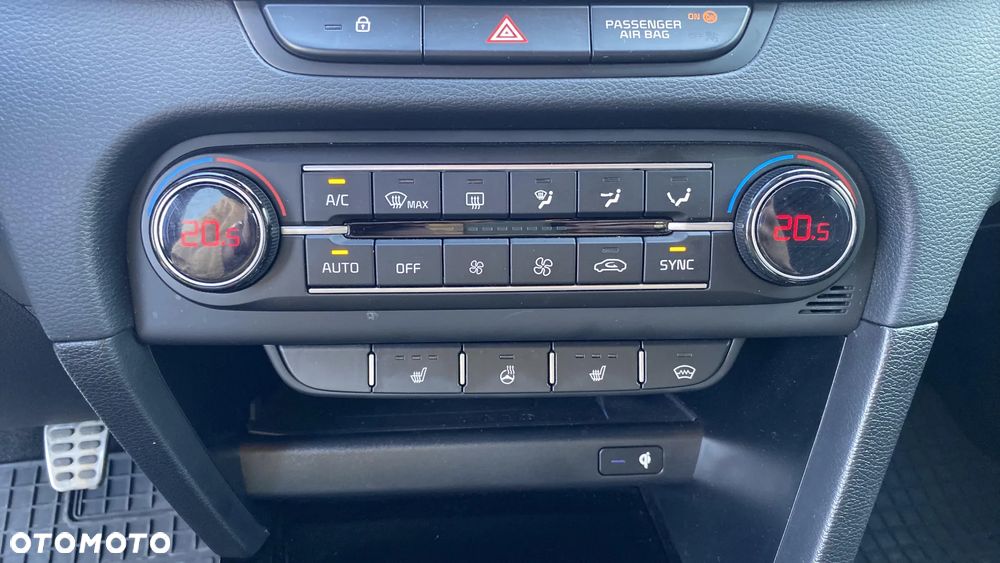 Kia ProCeed 1.5 T-GDI GT Line - 19