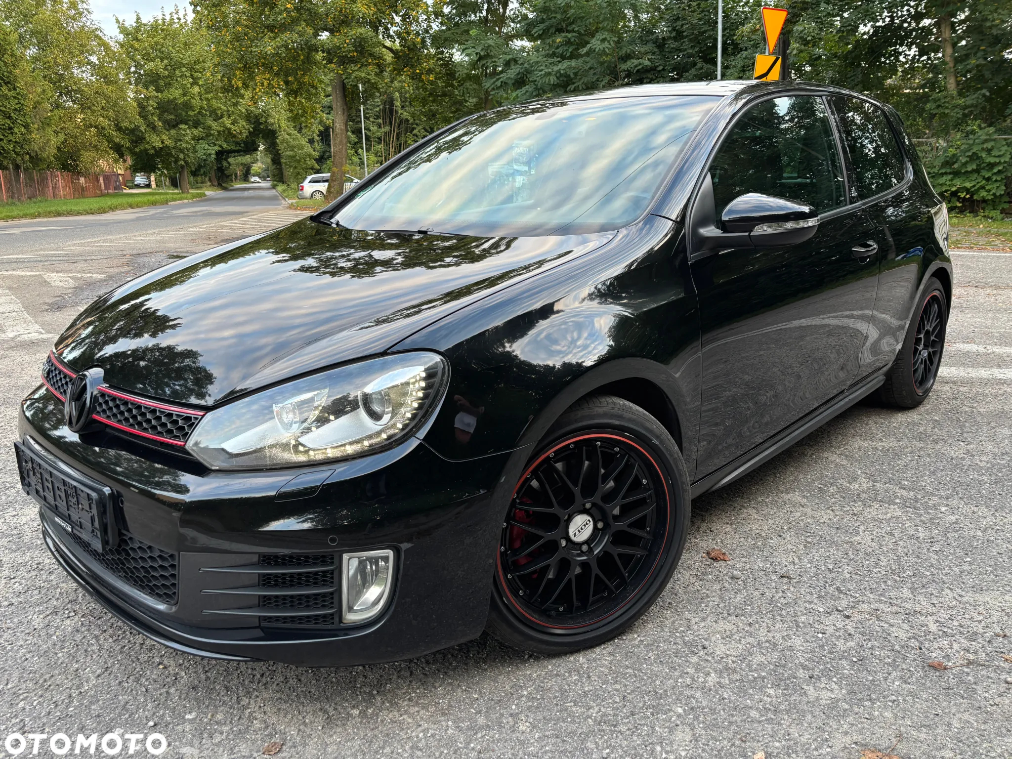 Volkswagen Golf 2.0 GTI adidas - 13