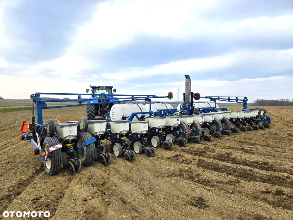 Inny Siewnik Kinze 3600 16 rzędowy, 2012 Rok, Stan Idealny - 2
