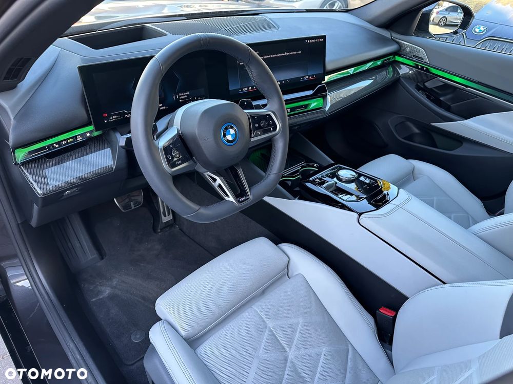 BMW Seria 5 530e xDrive PHEV M Sport Edition - 12