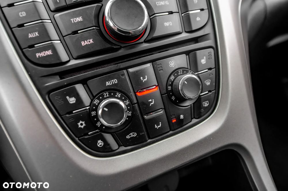 Opel Astra 1.4 Turbo 150 Jahre - 29