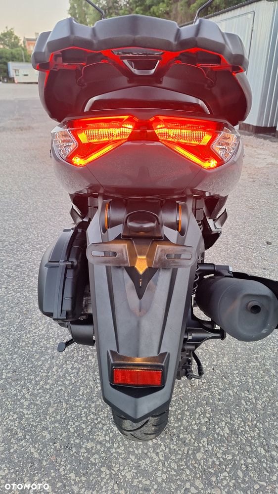 Yamaha NMAX - 23