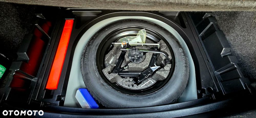 Volvo V40 D2 R Design - 24