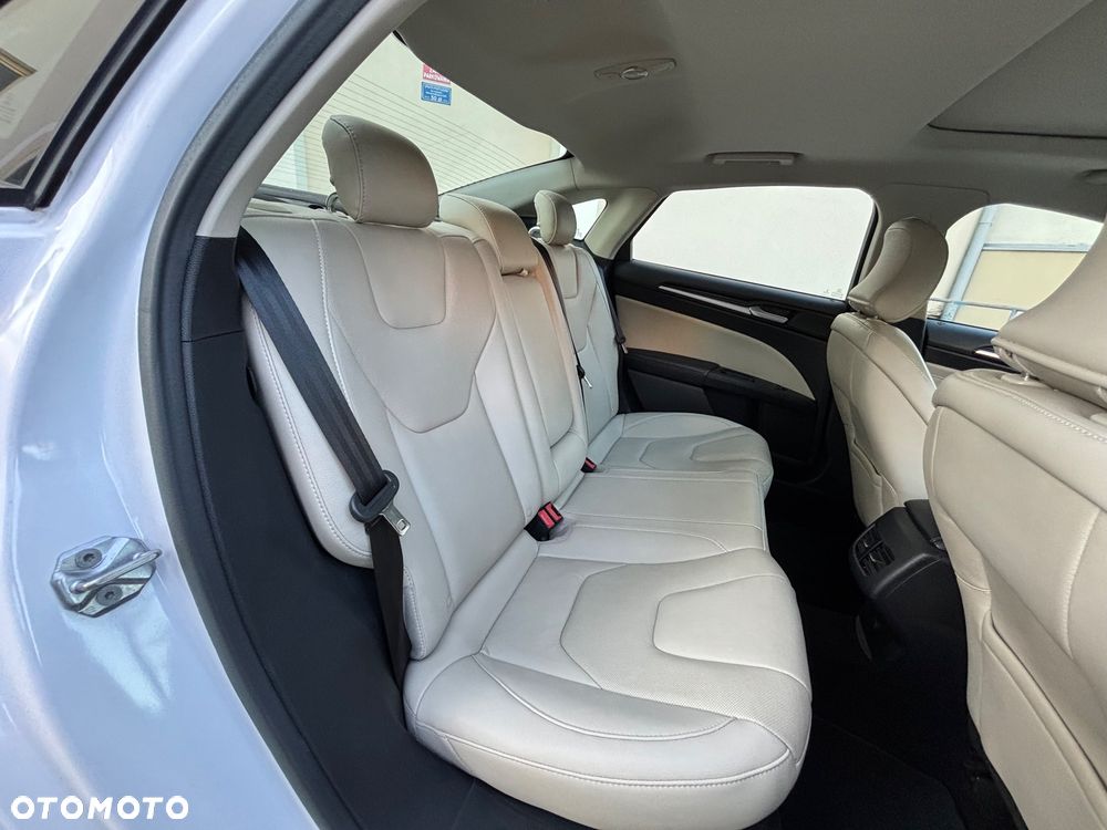Ford Fusion 2.0 EcoBoost Titanium - 20