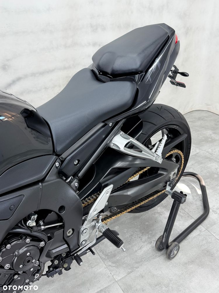 Yamaha FZ - 18