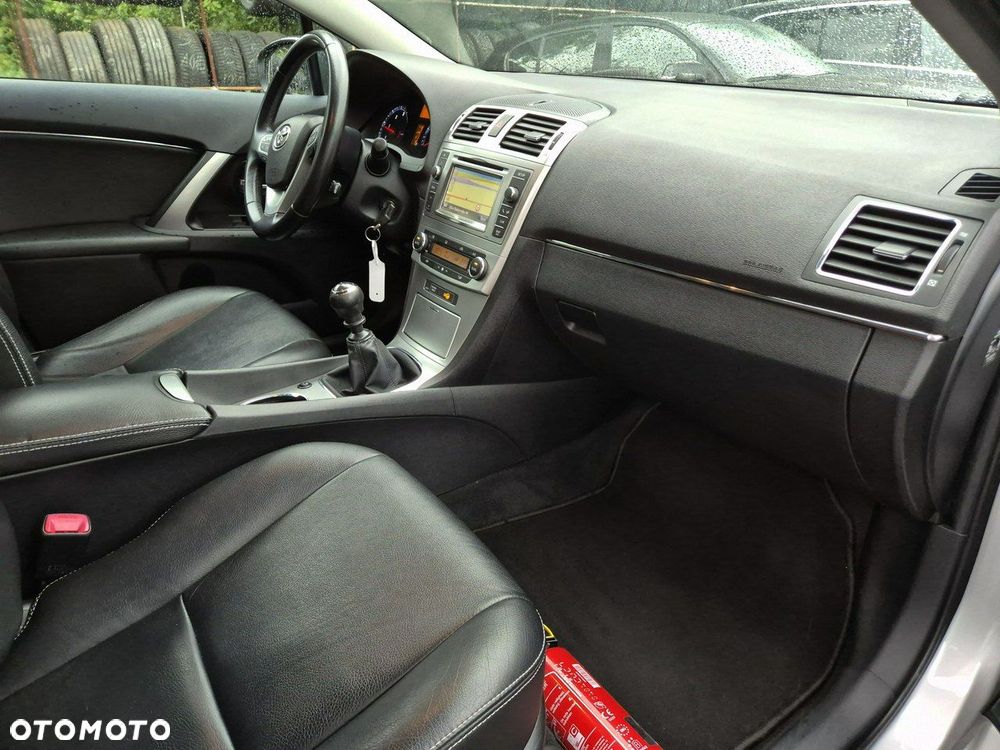 Toyota Avensis - 27
