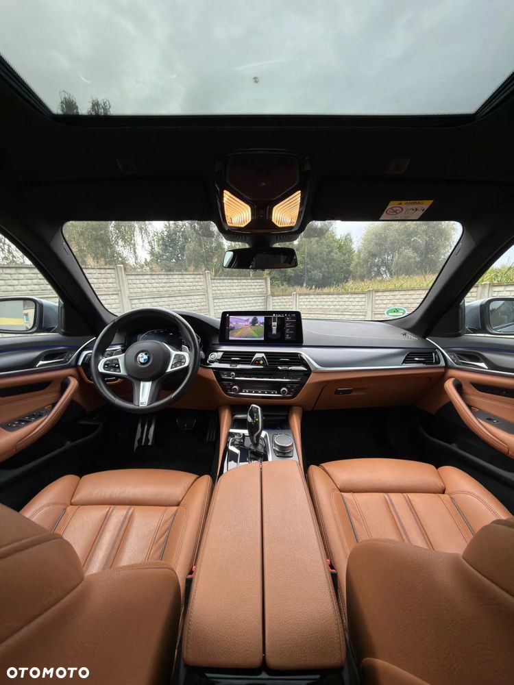 BMW Seria 5 540d xDrive Touring M Sport Edition - 8