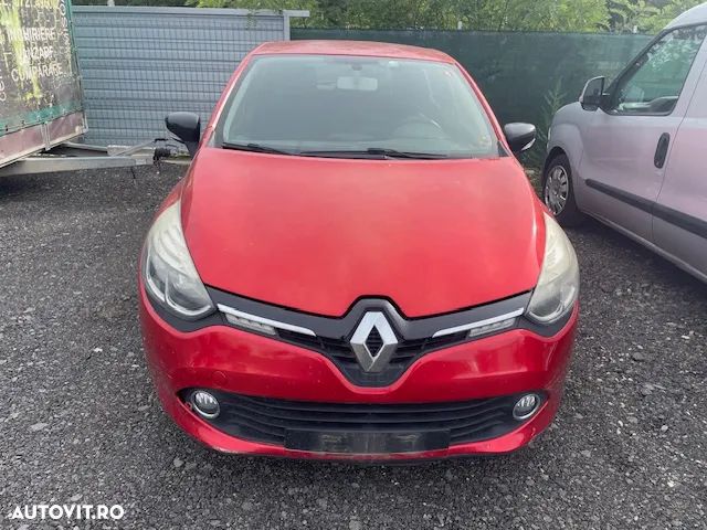 Dezmembrez Renault Clio 4 2013 1.5 DCI 75 cp - 1