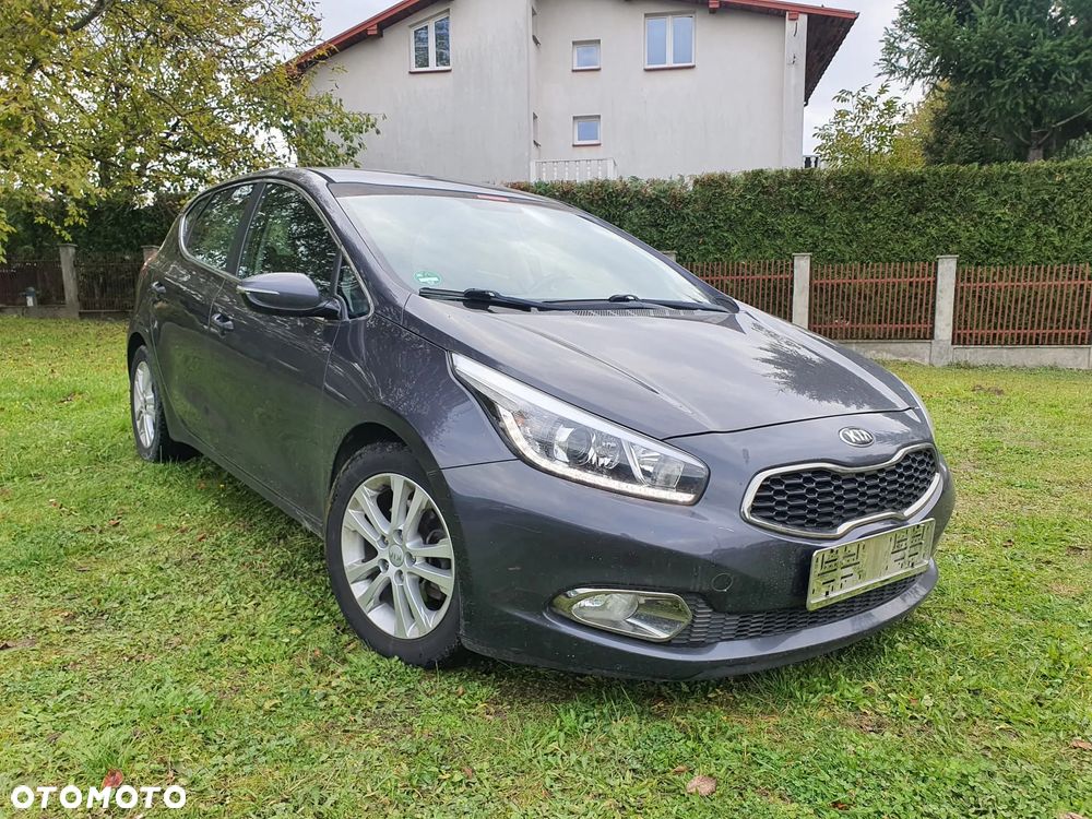 Kia Ceed 1.6 GDI Fifa World Cup Edition - 1
