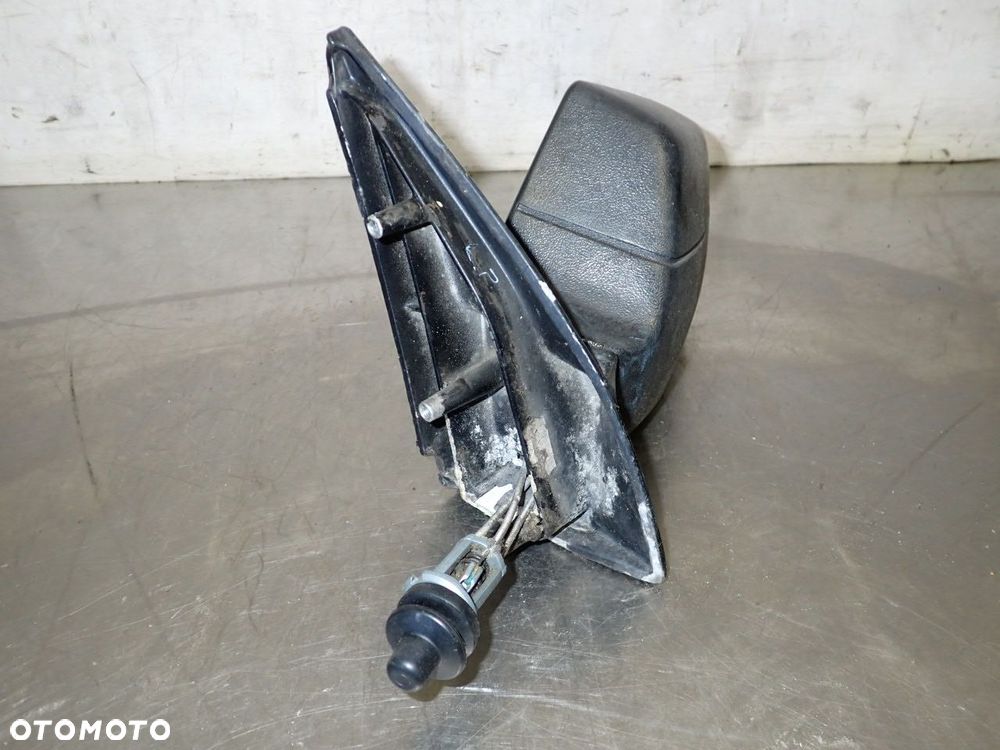 LUSTERKO LEWE SKODA FAVORIT - 3