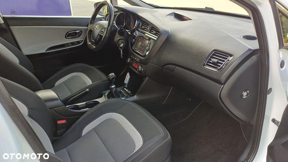 Kia Ceed 1.6 CRDi 136 ISG Platinum Edition - 18