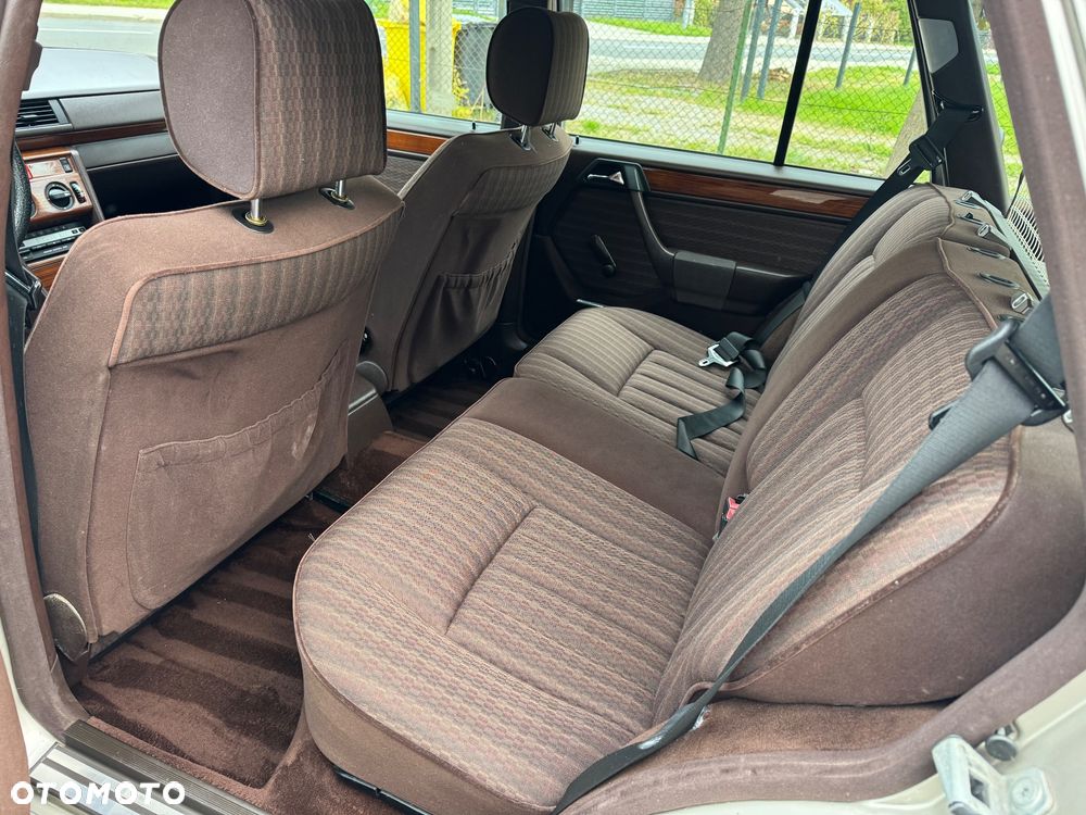 Mercedes-Benz W124 (1984-1993) - 31
