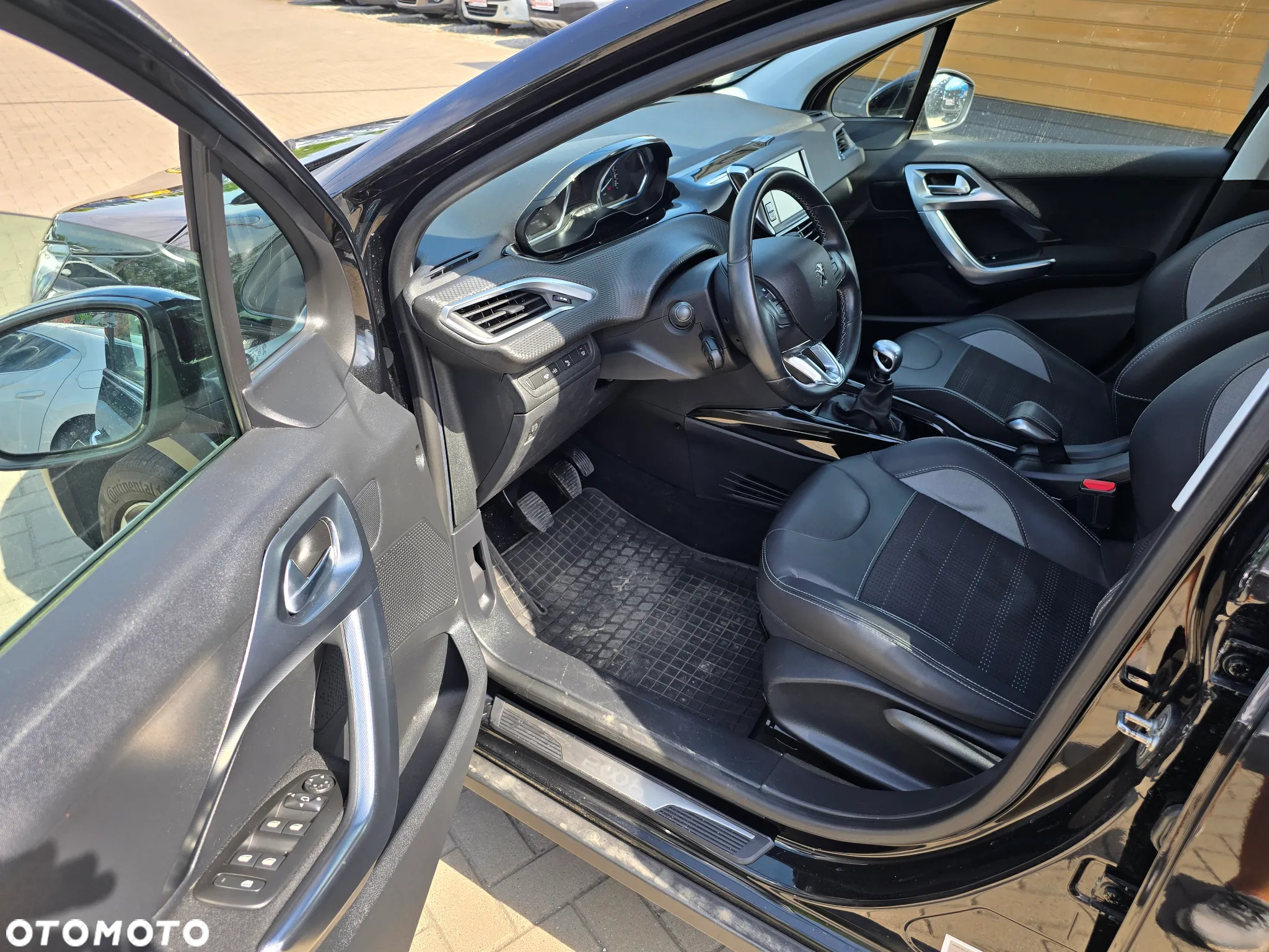 Peugeot 2008 - 8