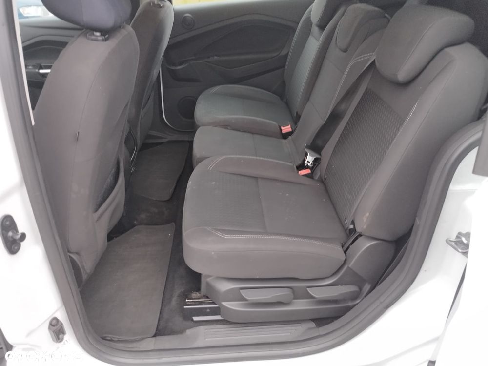 Ford Grand C-MAX - 29