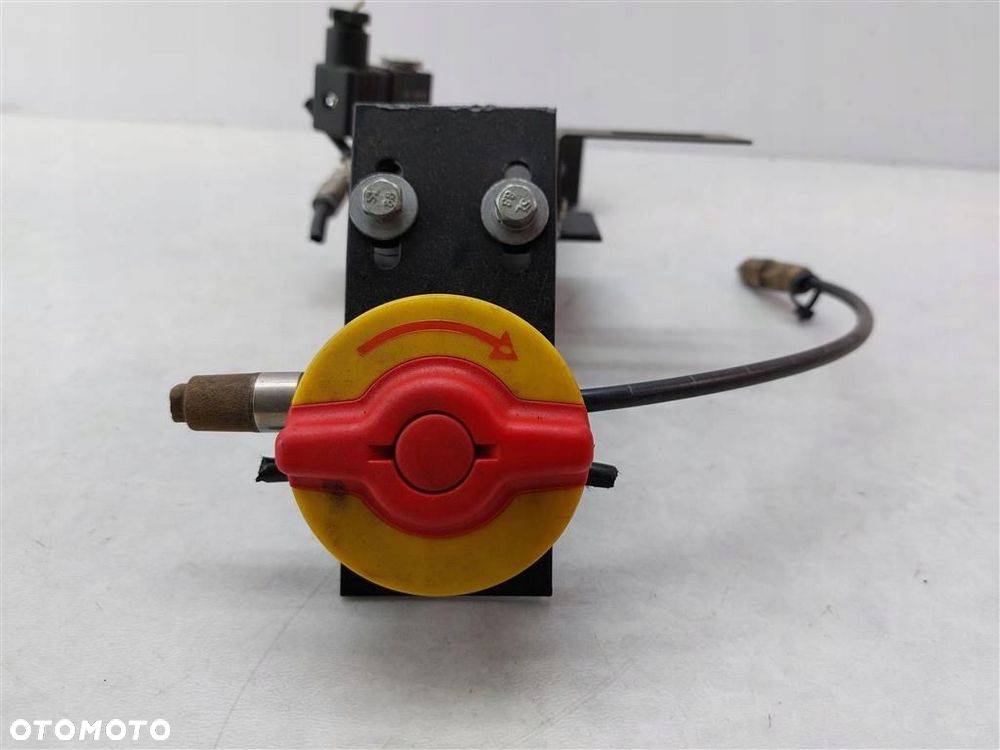 Zawór awaryjnego otwierania drzwi Solaris Urbino 12 833640205 - 2