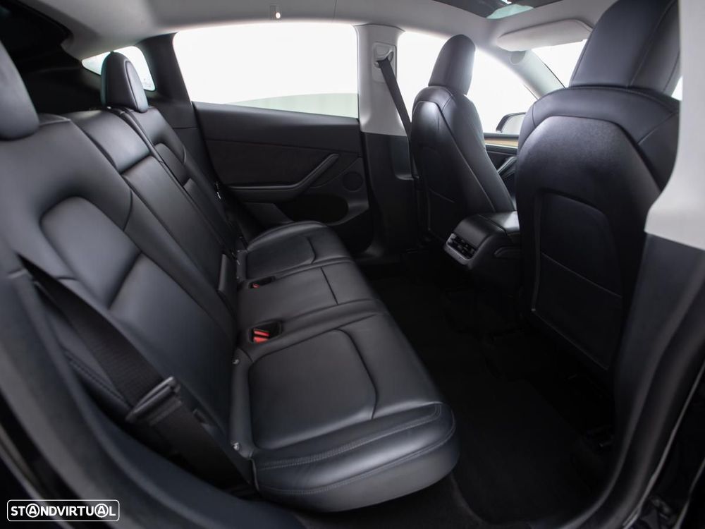 Tesla Model Y Long Range Dual Motor AWD - 12