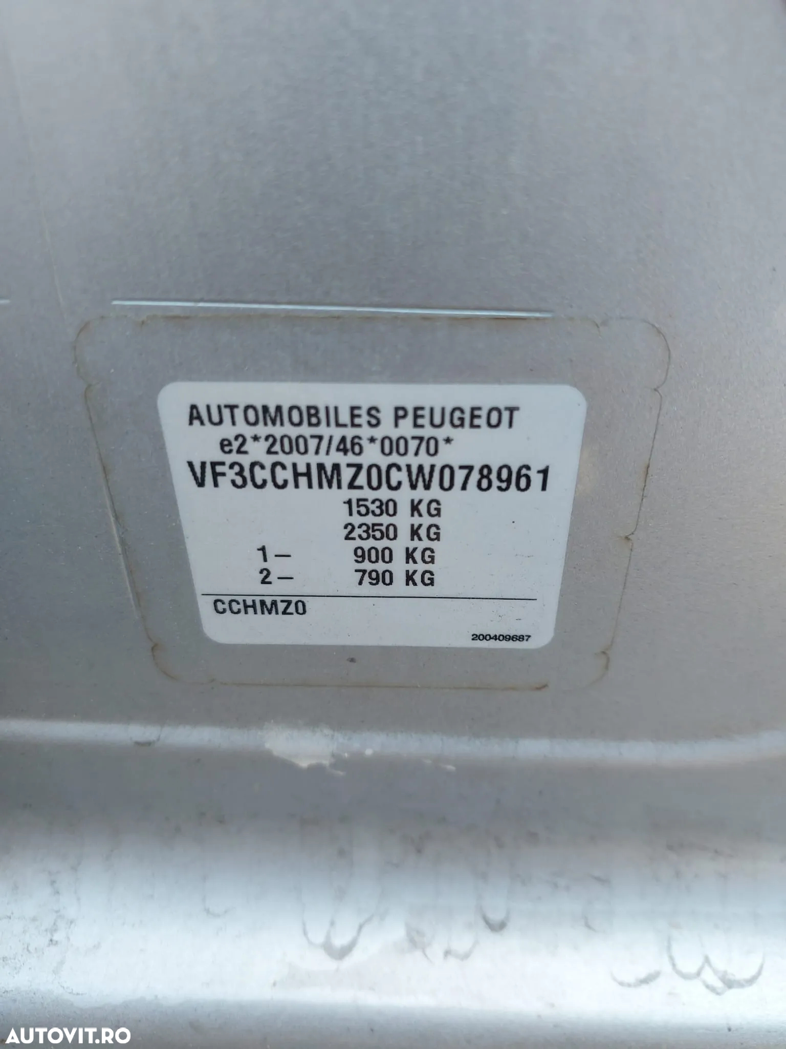 Dezmembrez Peugeot 208 1.0i - 8