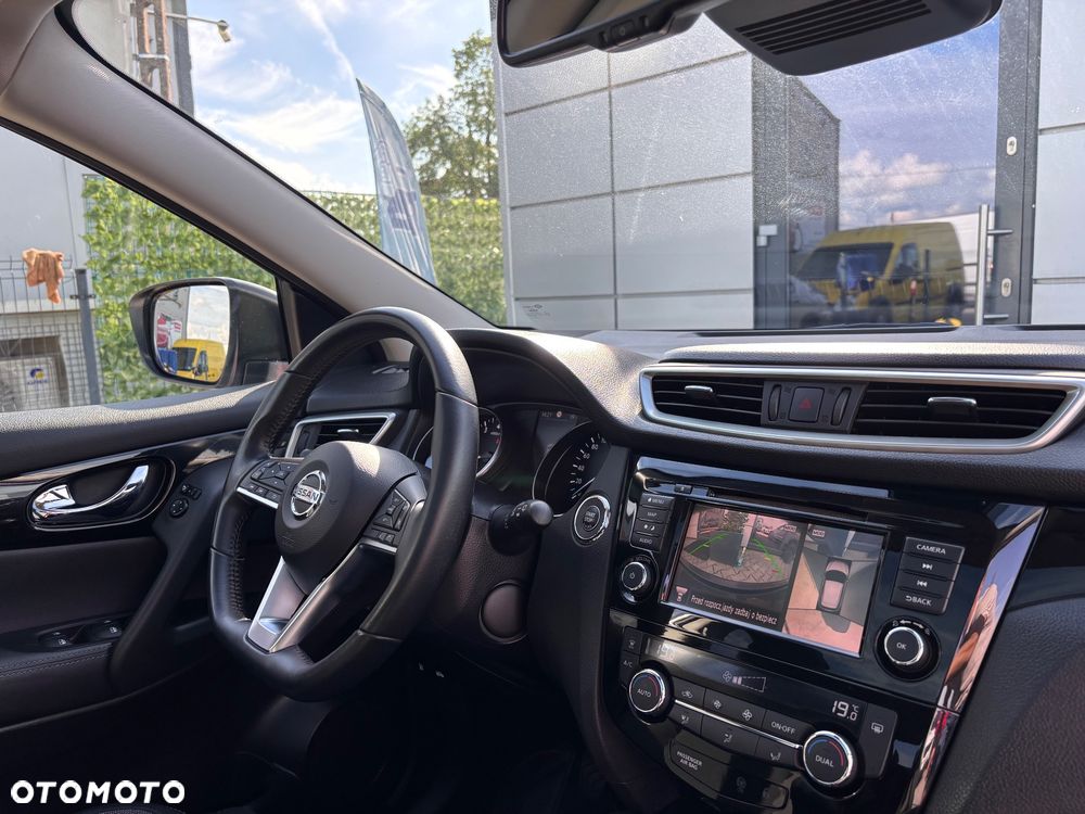 Nissan Qashqai 1.3 DIG-T N-Connecta - 19