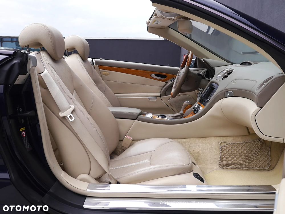 Mercedes-Benz SL 500 7G-TRONIC - 24