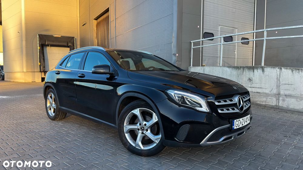 Mercedes-Benz GLA 200 7G-DCT - 36