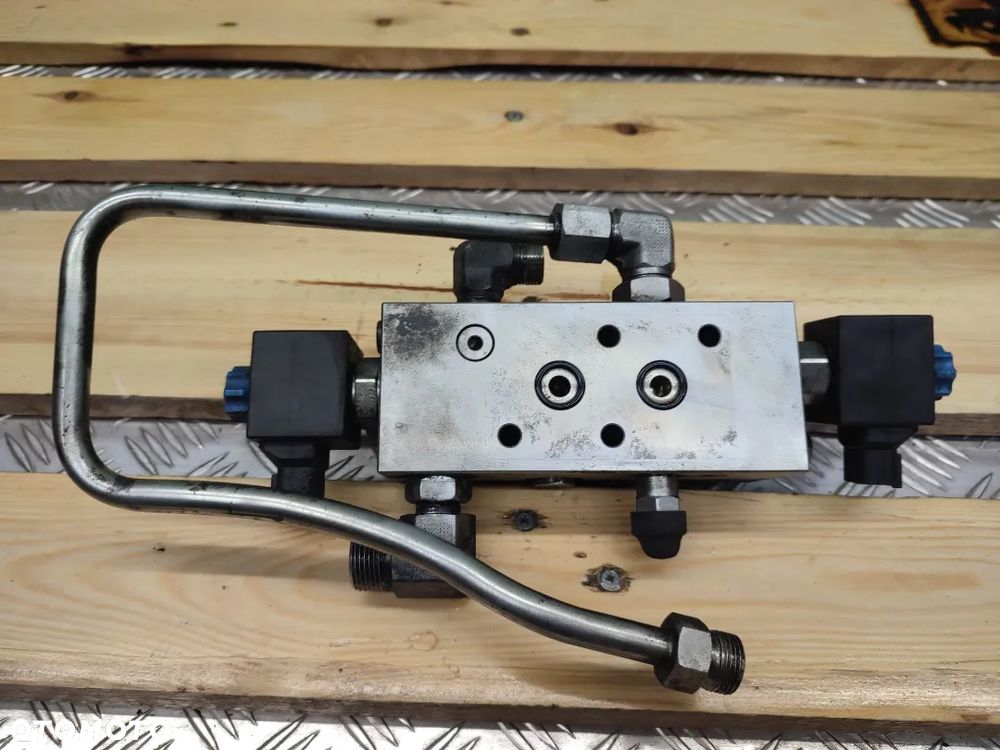 Blok hydrauliczny CAT 407 C - 9