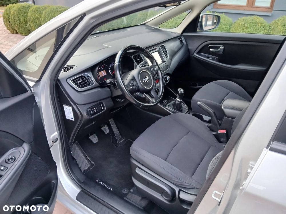 Kia Carens 1.6 GDI Dream Team Edition - 18