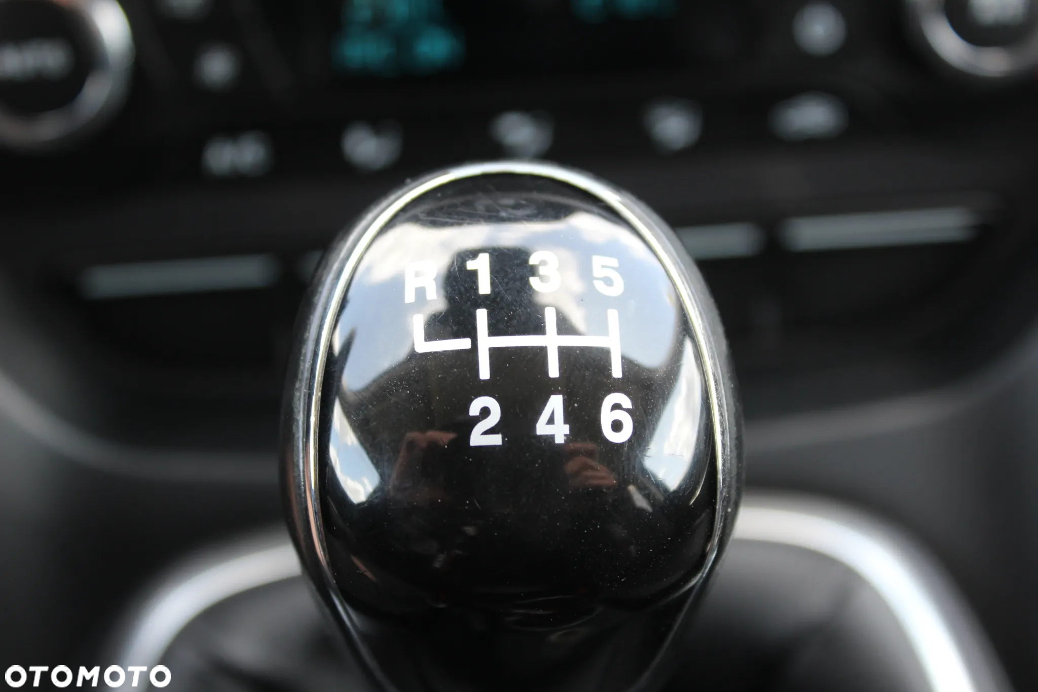 Ford Kuga 2.0 TDCi 2x4 Titanium - 22