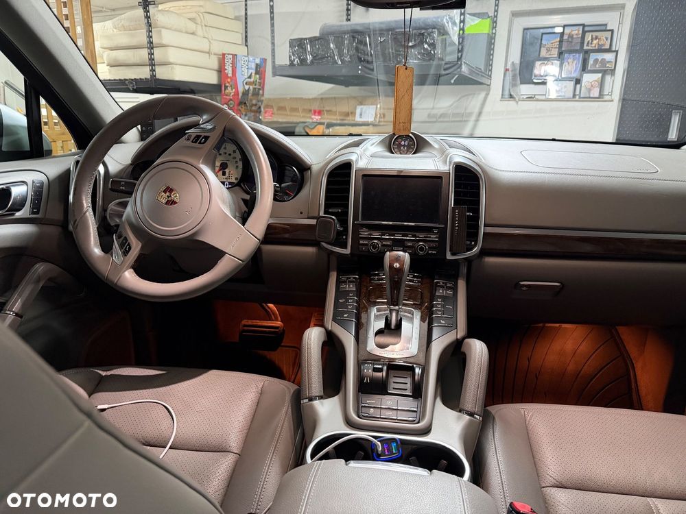 Porsche Cayenne - 13