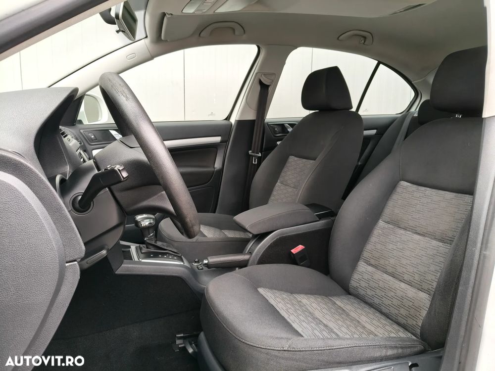 Skoda Octavia 1.6 TDI DPF DSG Classic - 6