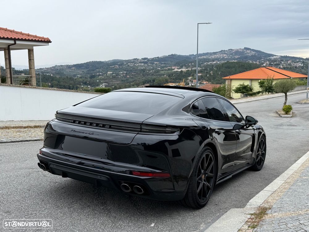 Porsche Panamera - 4