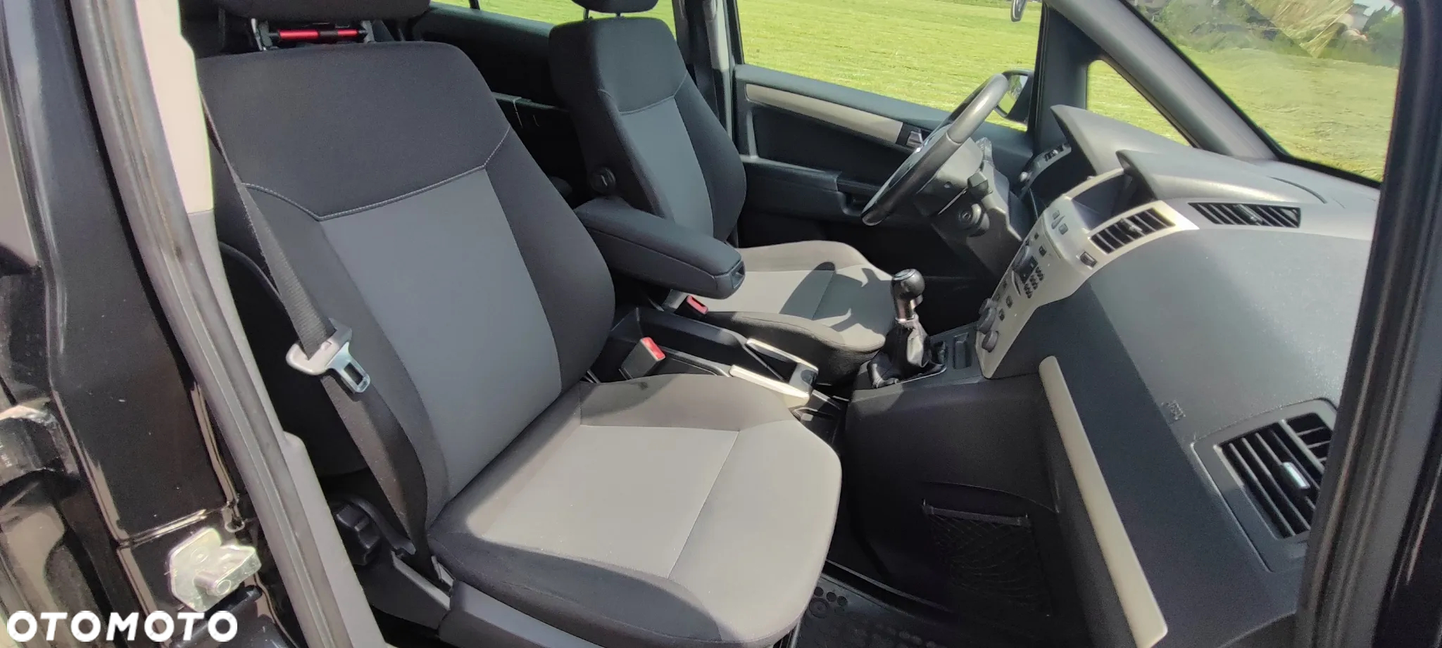 Opel Zafira 1.6 Enjoy - 19