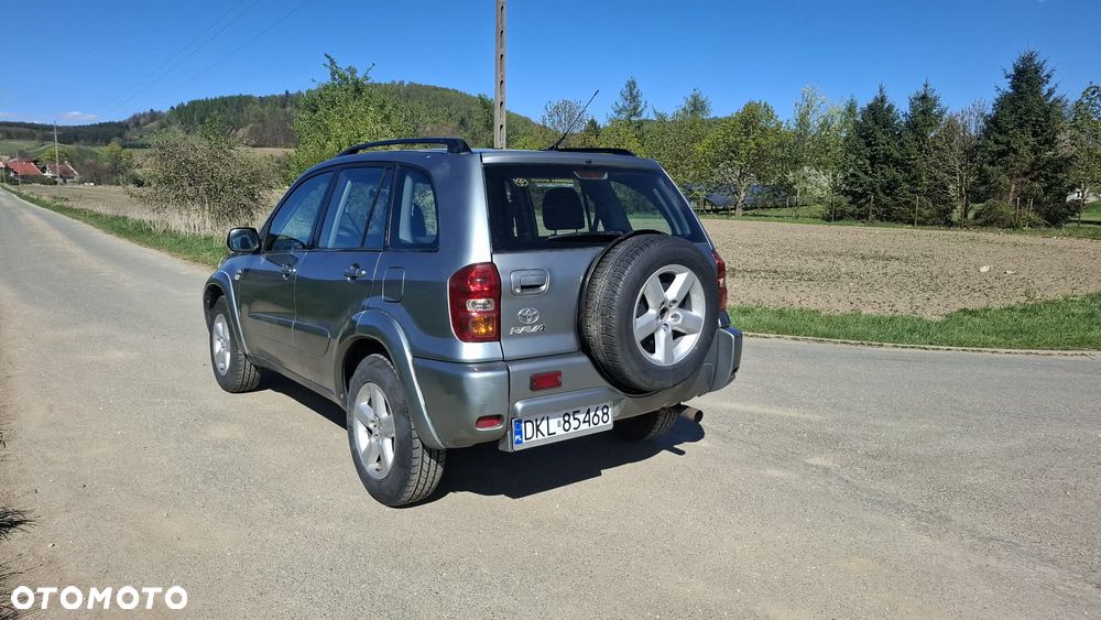 Toyota RAV4 2.0 D-4D 4x4 - 2
