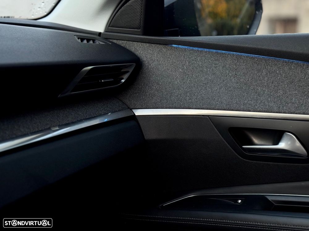 Peugeot 3008 PureTech 130 Stop & Start GPF Allure Pack - 9