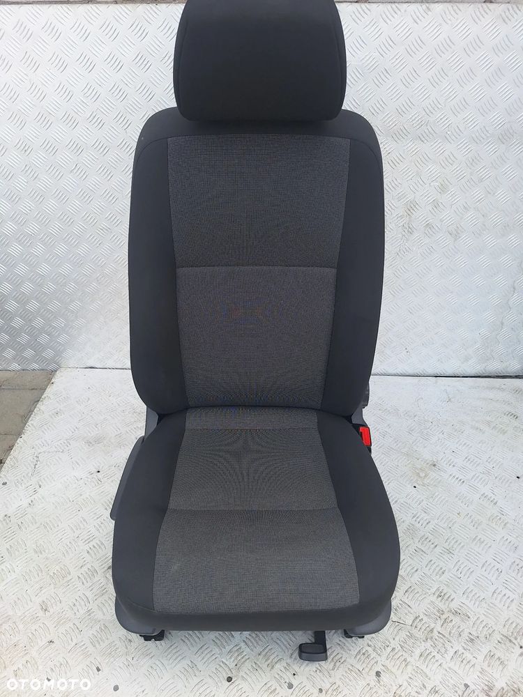 FOTEL PRAWY PRZÓD PASAŻERA VW TRANSPORTER T5 LIFT T6 CARAVELLE - 1