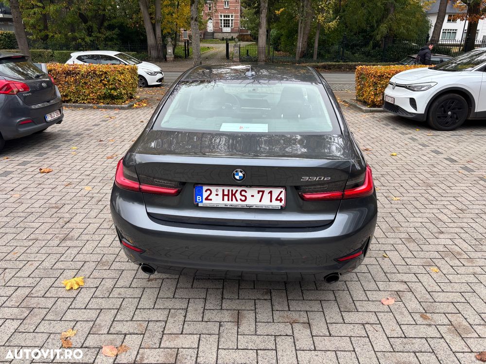 BMW Seria 3 330e Aut. Luxury Line - 35