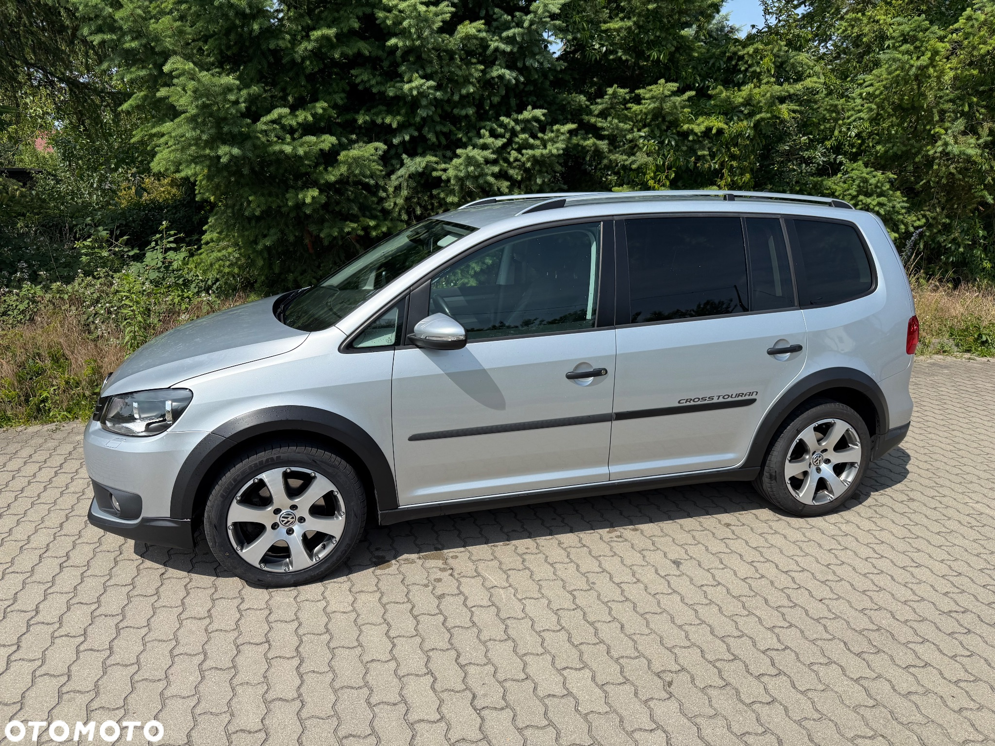 Volkswagen Touran 2.0 TDI DPF Cross - 3