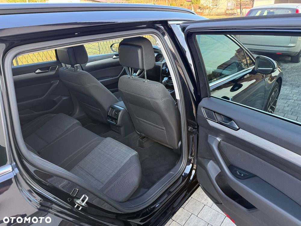 Volkswagen Passat 2.0 TDI Business DSG - 6