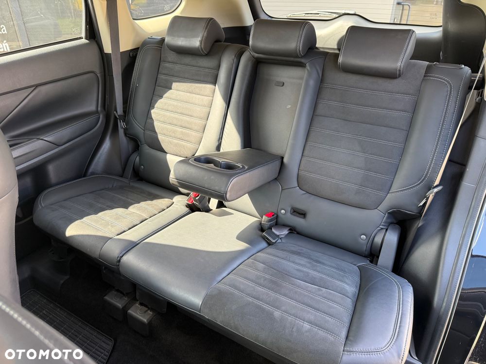Mitsubishi Outlander 2.0 4WD CVT Diamant Edition+ - 30