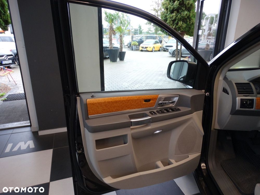 Chrysler Grand Voyager - 13
