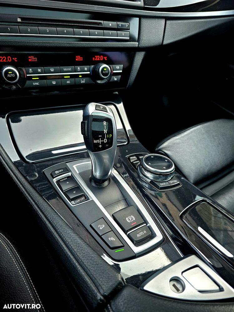 BMW Seria 5 525d xDrive - 31