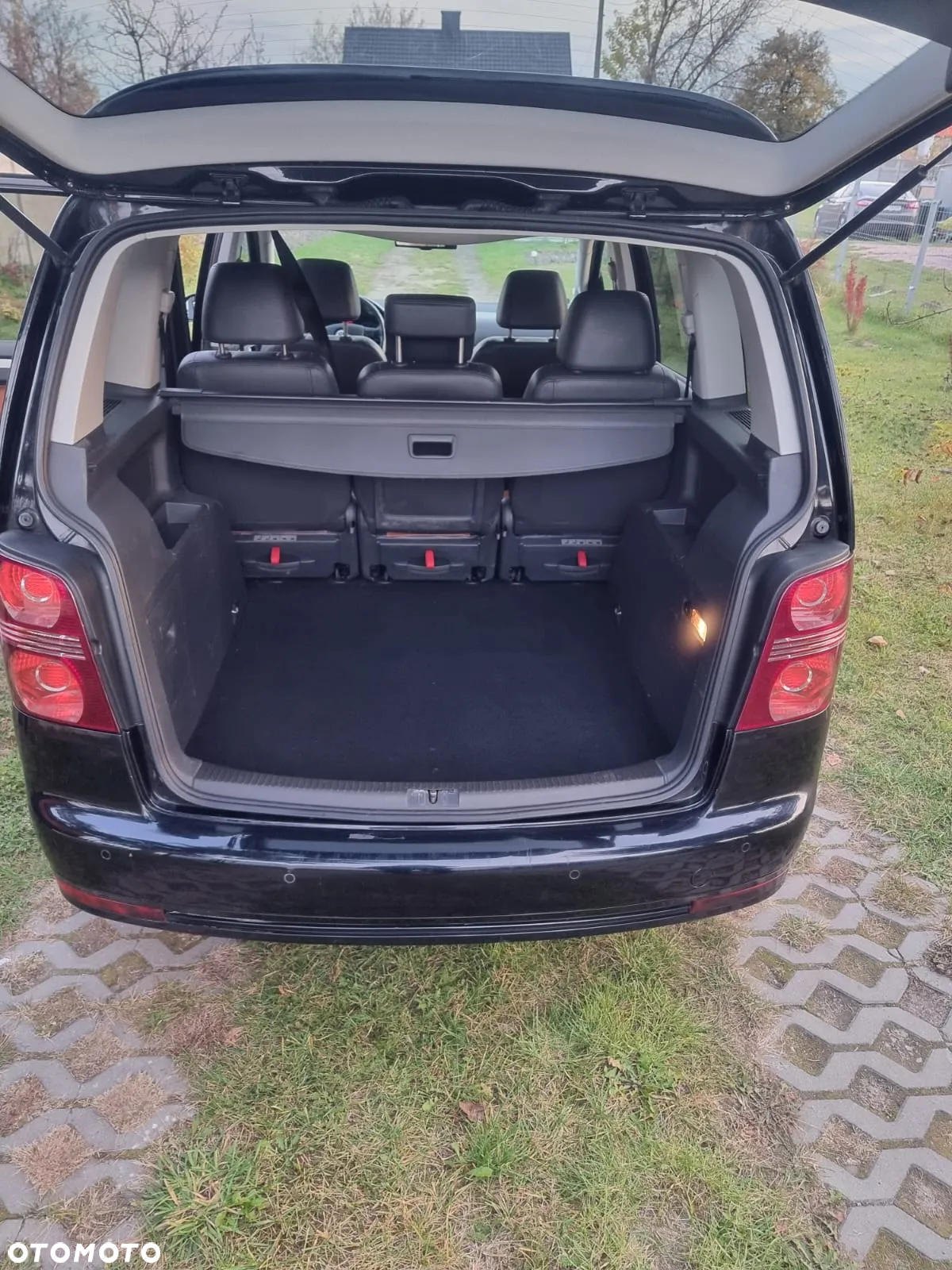 Volkswagen Touran 2.0 TDI DPF Highline - 12