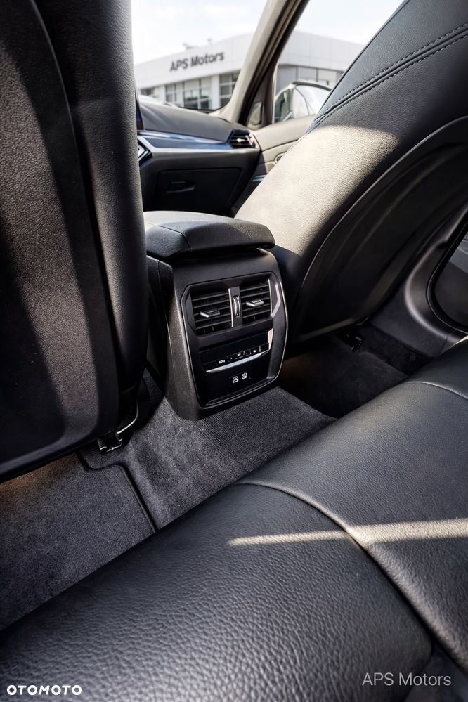 BMW Seria 3 318i M Sport - 12