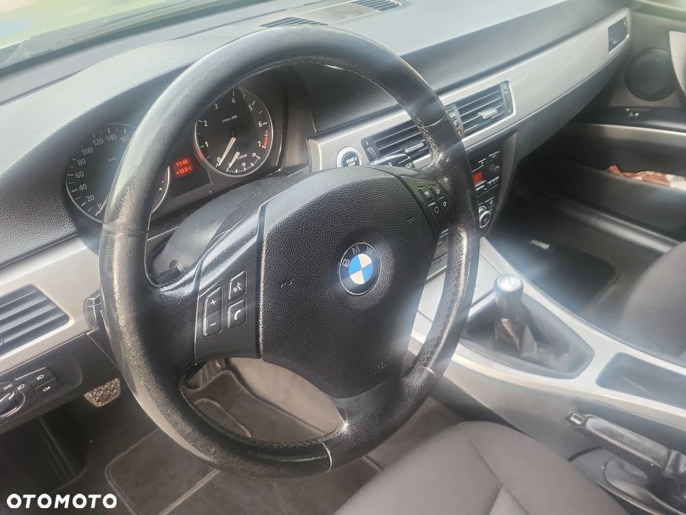 BMW Seria 3 - 22