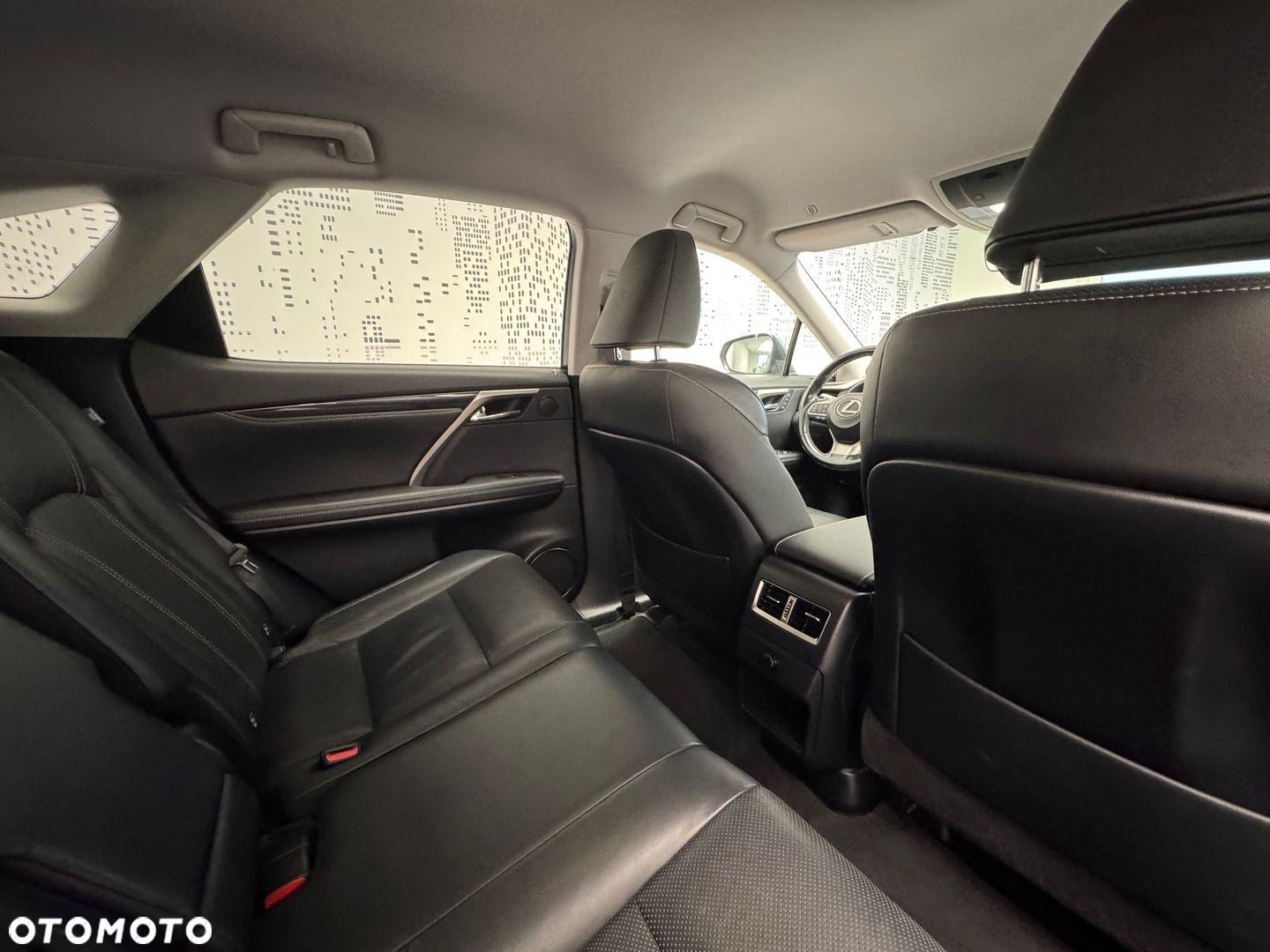Lexus RX - 9