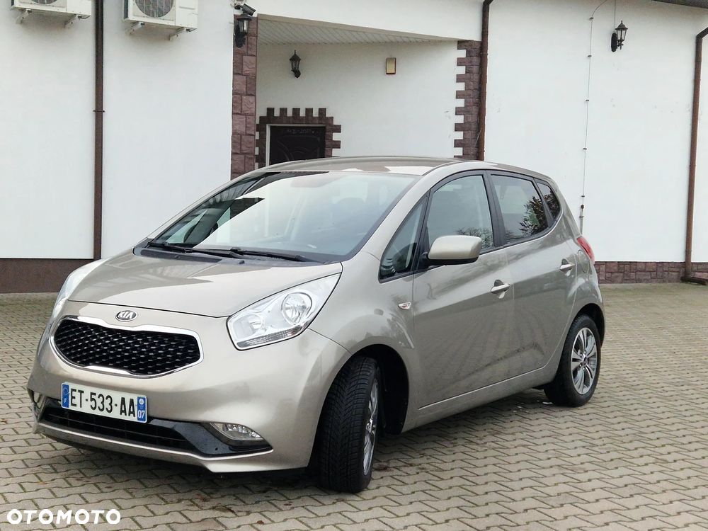 Kia Venga - 32