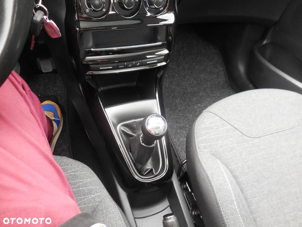 Citroën C3 Pure Tech 82 ELLE - 21