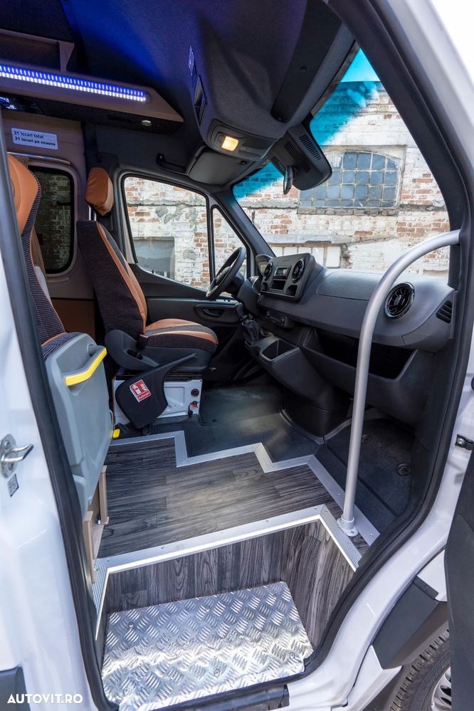 Mercedes-Benz Sprinter - 13