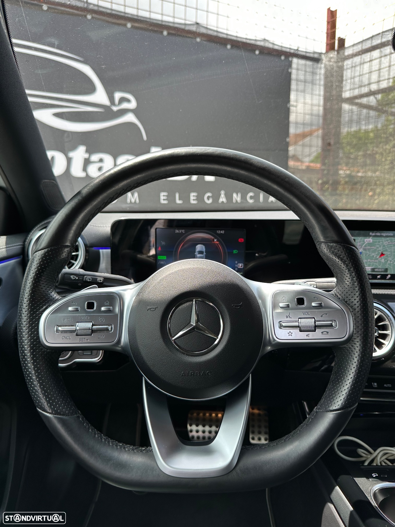 Mercedes-Benz A 250 e AMG Line - 12