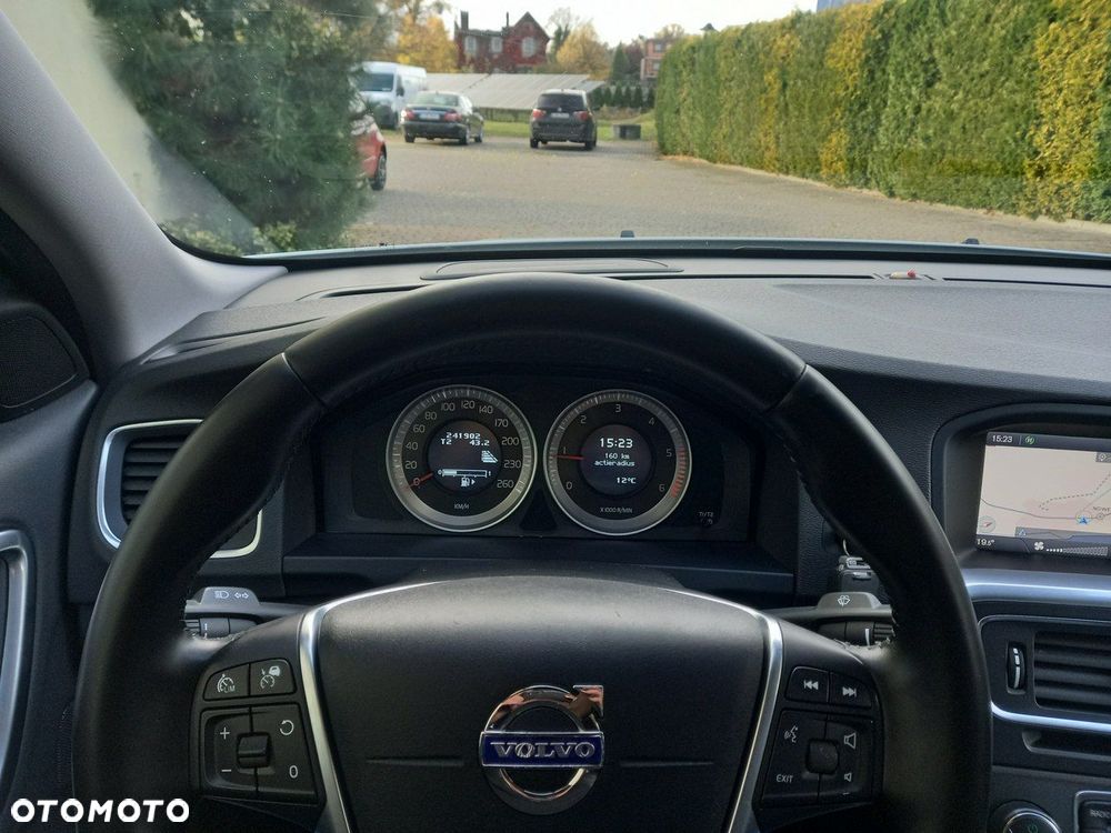 Volvo S60 D2 Momentum - 33