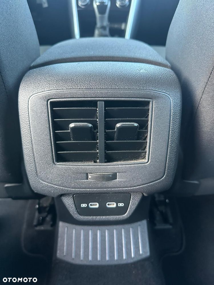 Volkswagen T-Roc - 17